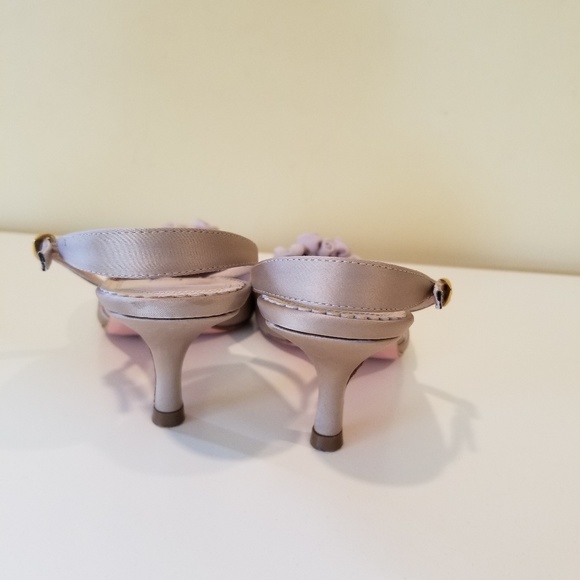 Albert Nipon Shoes - Picture 3 of 4